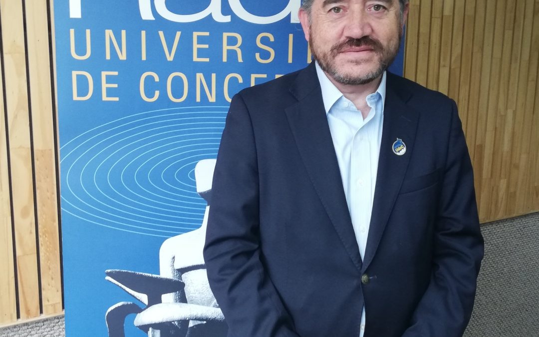 Formación Permanente UdeC inaugura nuevo ciclo radial con «Clase Cero» en políticas públicas