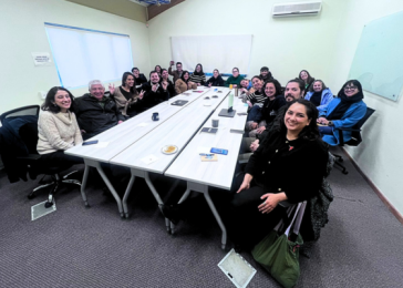 Diplomado de Formación Permanente realiza taller sobre mindfuleating a funcionarios/as de la DDE UdeC