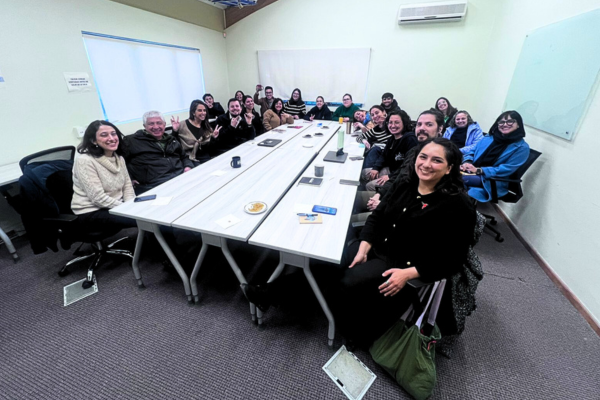 Diplomado de Formación Permanente realiza taller sobre mindfuleating a funcionarios/as de la DDE UdeC